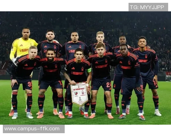 塞维利亚客场惊险战胜马德里竞技,继续保持西甲领先位置 塞维利亚客场惊险战胜马德里竞技,继续保持西甲领先位置